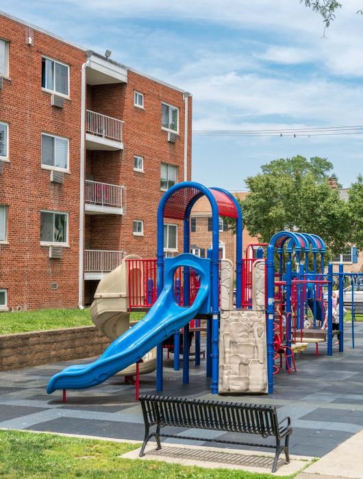 Playground at Mason Avenue 
